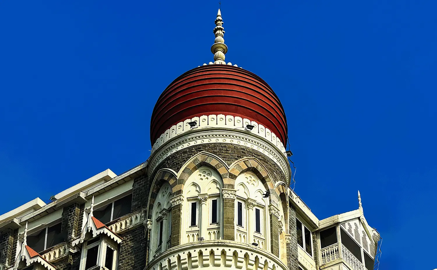 An image of a fancy hotel